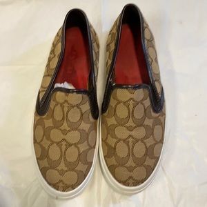 Women coach shoes